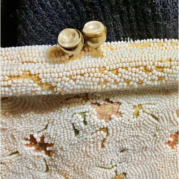 Vintage Walborg beaded evening purse, 1950s, handmade, pastel floral on whilte - Picture 6 of 7